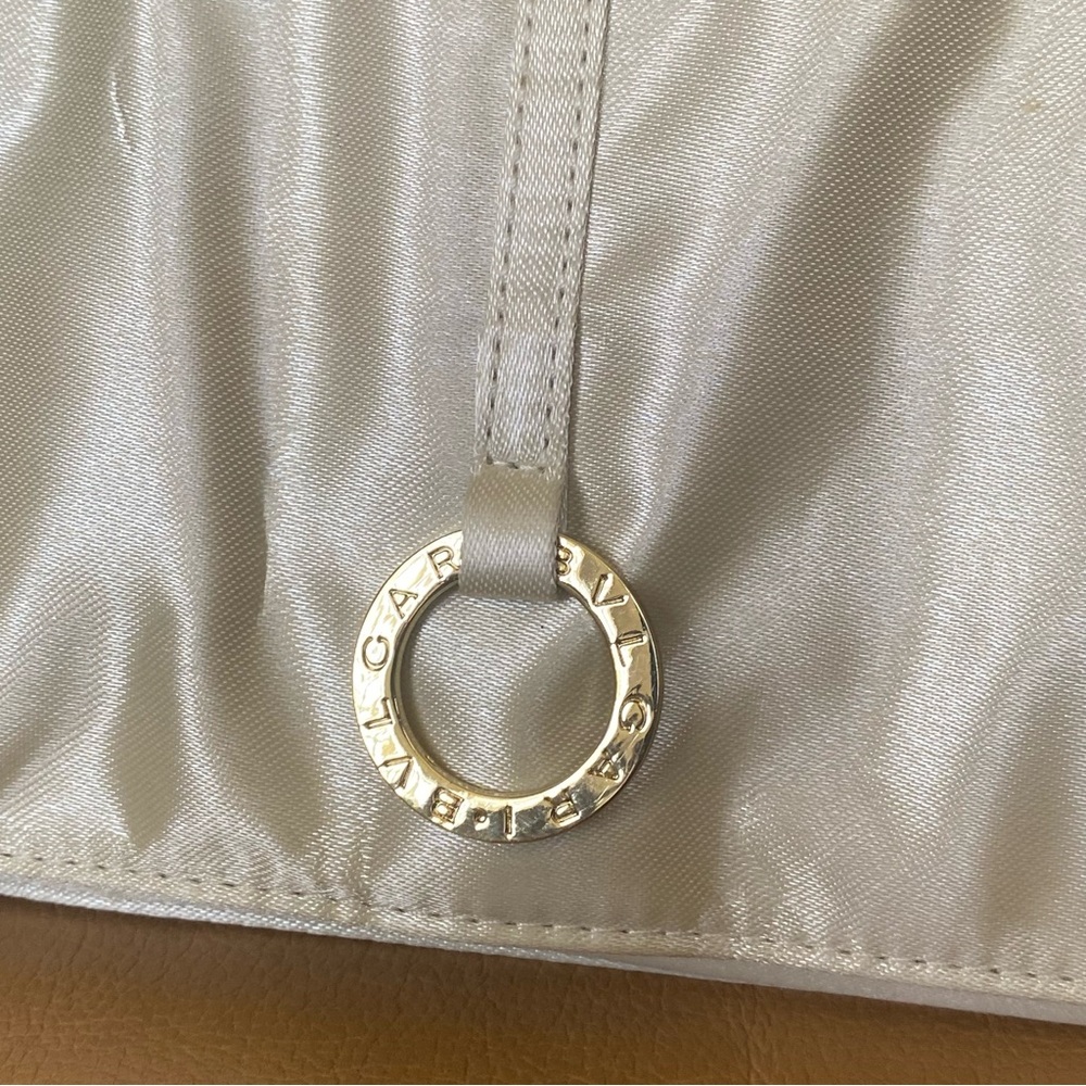 Bvlgari Ivory Satin Clutch Emirates Toiletries Amenity Pouch with Logo Gold Ring - Picture 3 of 15